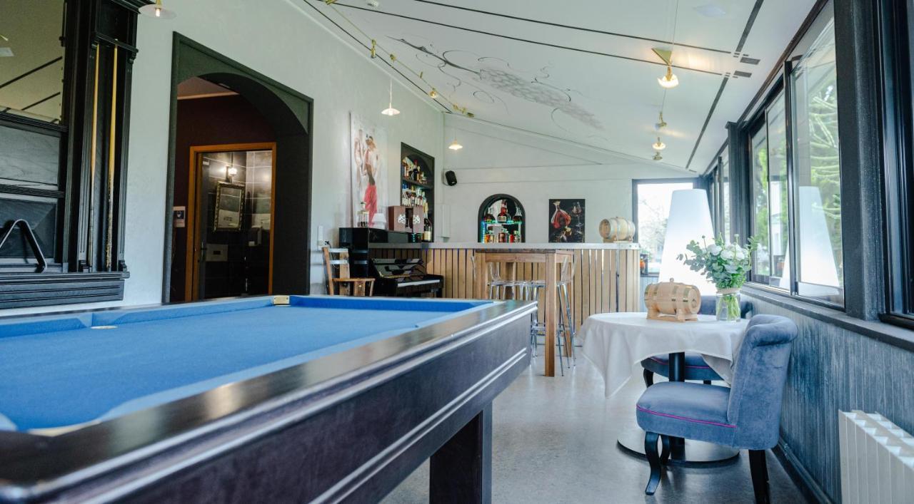 Logis Hotel Restaurant L'Essille Bassac 外观 照片