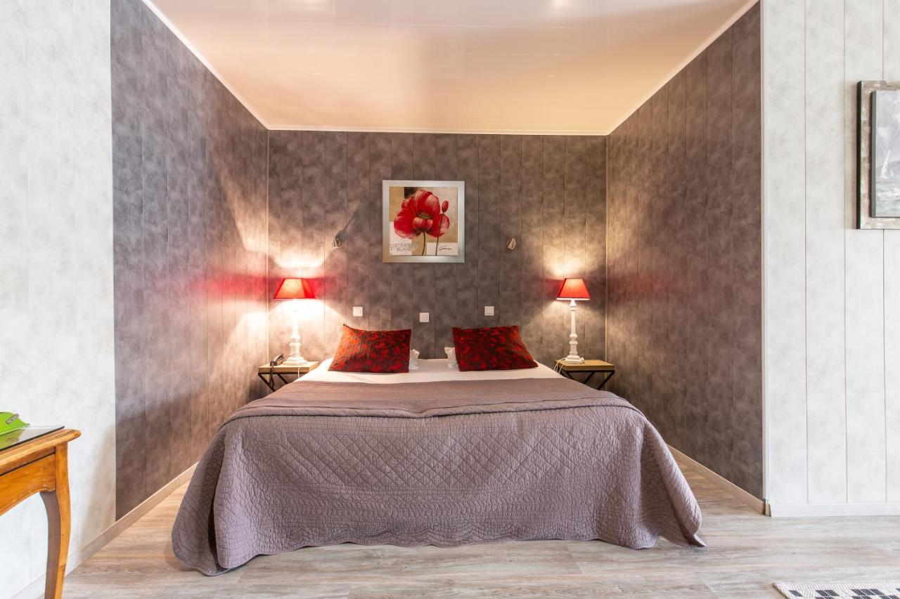 Logis Hotel Restaurant L'Essille Bassac 外观 照片